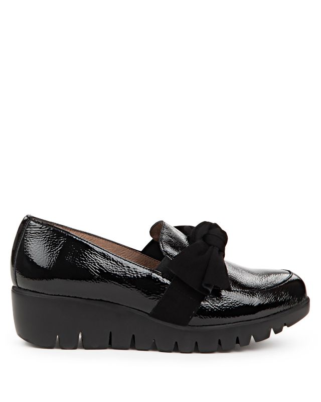 Wonders Patent Shoe w/ Bow