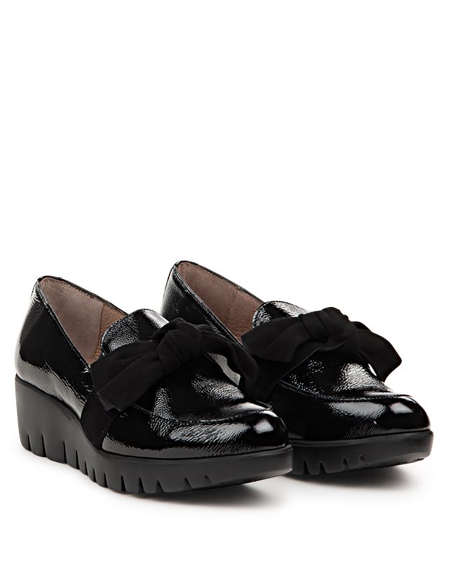 Wonders Patent Shoe w/ Bow