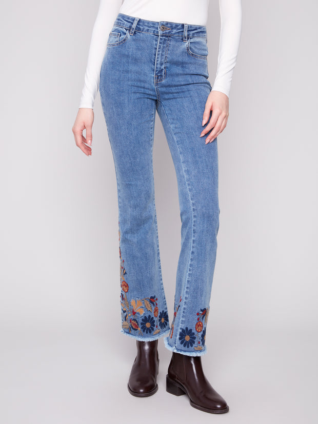 Flare w/ Embroidery Jeans