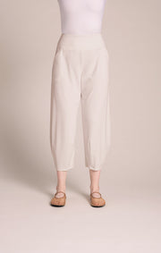 Narrow Lantern Pant
